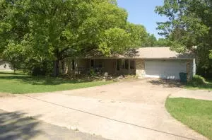 124 Blou Clower Ln, Bull Shoals, AR 72619
