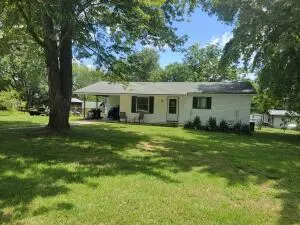 6347 Elmwood Dr, Harrison, AR 72601