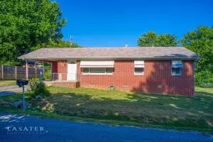 317 Lawrence, Harrison, AR 72601 photo 2