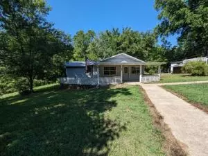 137 S Reola Loop, Yellville, AR 72687