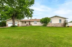 6952 S Whispering Pine Rd, Harrison, AR 72601