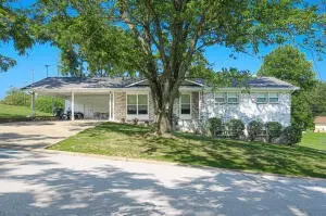 106 Graham St, Harrison, AR 72601
