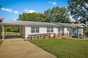 411 Kirkwood St, Diamond City, AR 72644