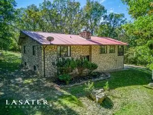 615 Valley View Rd, Diamond City, AR 72644