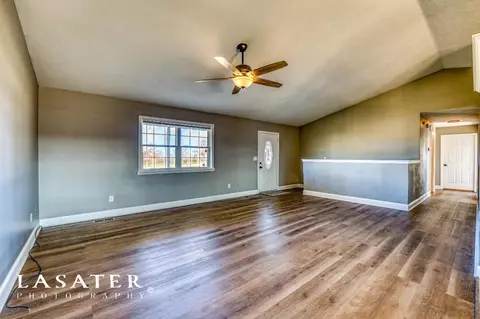 10711 Devore Dr, Harrison, AR 72601 photo 4
