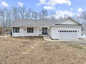 150 Nancy St, Gassville, AR 72635