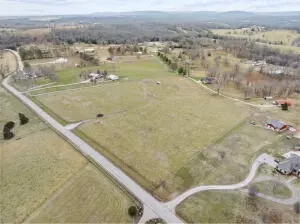 2667 Wolf Springs Rd, Harrison, AR 72601