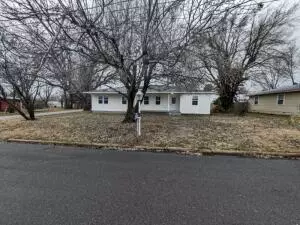 304 E 6th St, Green Forest, AR 72638