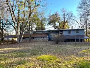 318 Ozark St, Harrison, AR 72601
