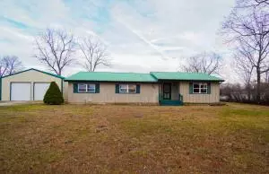 493 Cr 811, Green Forest, AR 72638