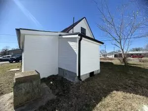 101 E 3rd St, Omaha, AR 72662 photo 3