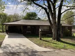 1524 Vista Dr, Harrison, AR 72601