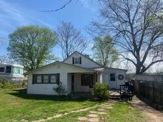 511 S Spruce St, Harrison, AR 72601 photo 2