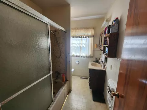 Bath - 224 May St, Harrison, AR 72601 photo 1 of 1