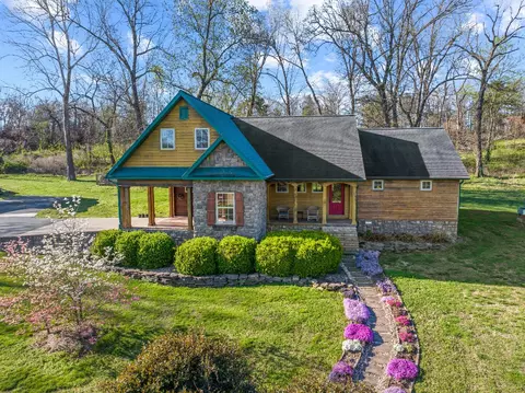 1511 E Main St, Green Forest, AR 72638