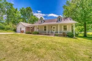 1702 Leonard St, Harrison, AR 72601 photo 2