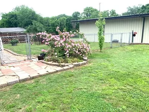 609 E Main St, Flippin, AR 72634 photo 3