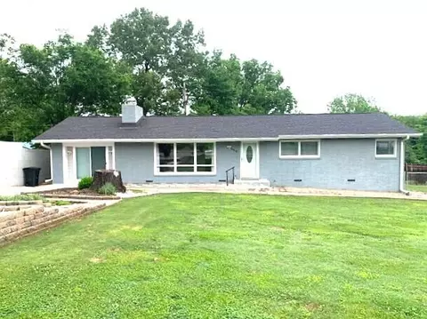 609 E Main St, Flippin, AR 72634