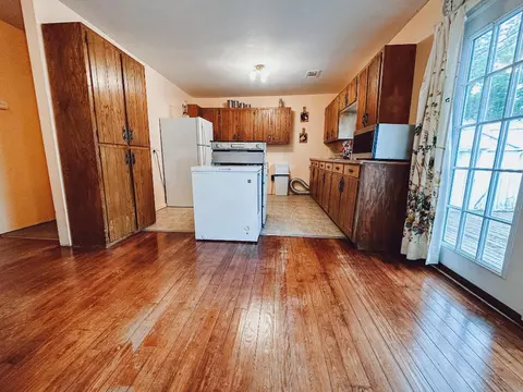 723 E Argyle, Harrison, AR 72601 photo 8