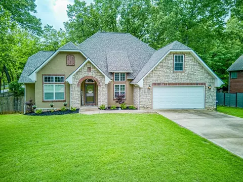 2702 Dry Branch Dr, Harrison, AR 72601