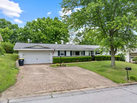 411 Skyline Dr, Harrison, AR 72601