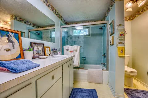 Bath - 2811 N Harmon Rd, Harrison, AR 72601 photo 3 of 4