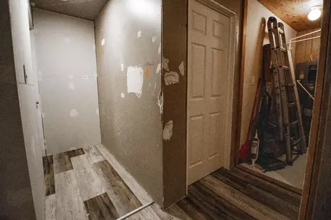 Entry Way - Hc 33 Box 45, Compton, AR 72624 photo 3 of 3