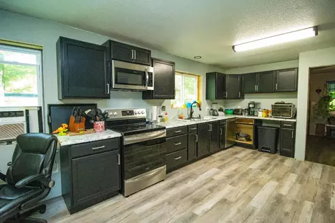 Kitchen - Hc 33 Box 45, Compton, AR 72624 photo 1 of 1