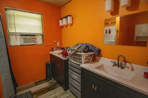 Bath - Hc 33 Box 45, Compton, AR 72624 photo 2 of 5