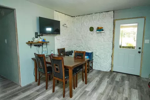 Dining - Hc 33 Box 45, Compton, AR 72624 photo 1 of 1