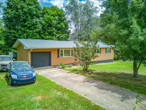 Exterior - 207 Glenview St, Harrison, AR 72601 photo 8 of 9