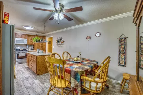 Dining - 207 Glenview St, Harrison, AR 72601 photo 1 of 1