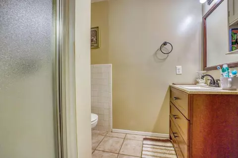 Bath - 207 Glenview St, Harrison, AR 72601 photo 1 of 2