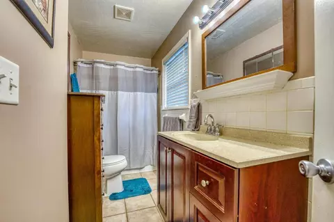 Bath - 207 Glenview St, Harrison, AR 72601 photo 2 of 2