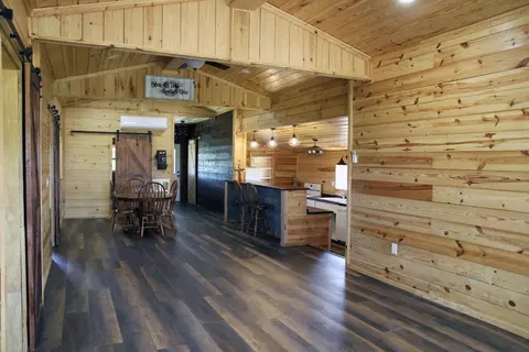 Entry Way - 7968 Ar 7, Jasper, AR 72641 photo 2 of 3