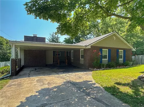 1306 W Court St, Harrison, AR 72601
