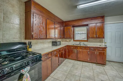 405 N 3rd St, Harrison, AR 72601 photo 9