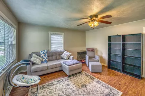 405 N 3rd St, Harrison, AR 72601 photo 5