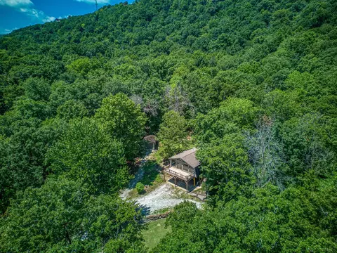 4599 Mountain Rd, Harrison, AR 72601