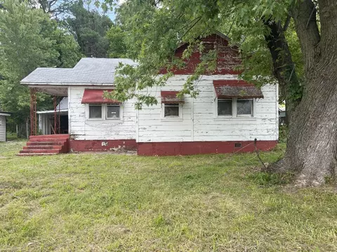 211 Lincoln Ave, Harrison, AR 72601