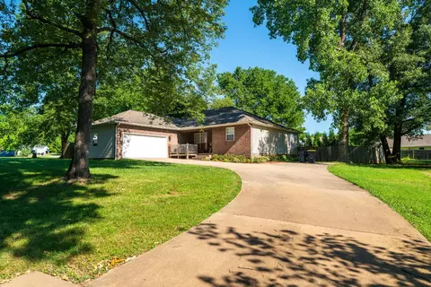 100 Chelsea Cir, Harrison, AR 72601