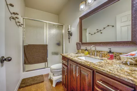 Bath - 2539 N Ridgeway Loop, Harrison, AR 72601 photo 4 of 5