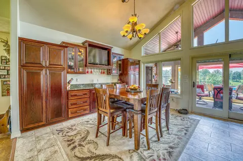 Dining - 2539 N Ridgeway Loop, Harrison, AR 72601 photo 3 of 3