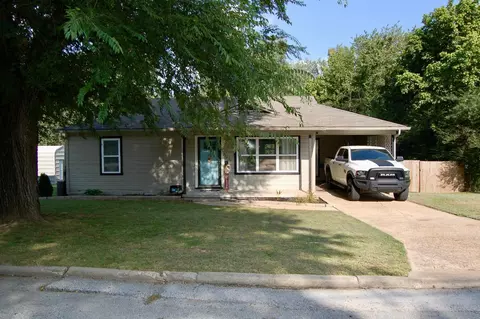 615 N Oak St, Harrison, AR 72601
