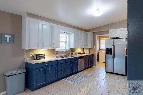 2305 E Avenue B, Hooks, TX 75561 photo 5