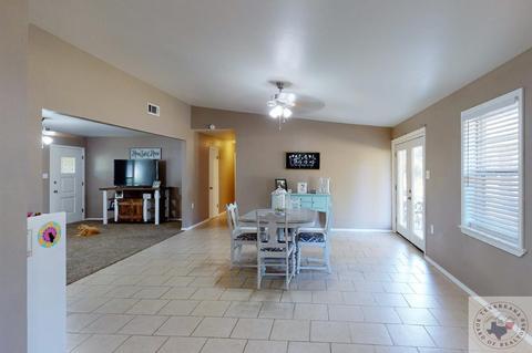 2305 E Avenue B, Hooks, TX 75561 photo 4