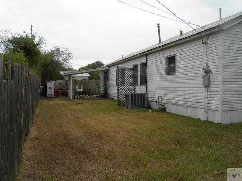 9 Craig Pl, Hooks, TX 75561 photo 3