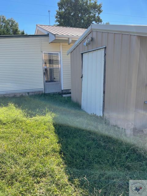 1589 Goodwin Rd, Hooks, TX 75561 photo 4