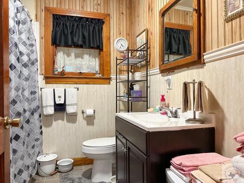 1141 E Front St, De Kalb, TX 75559 photo 8