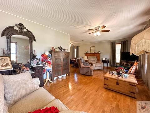 1141 E Front St, De Kalb, TX 75559 photo 2